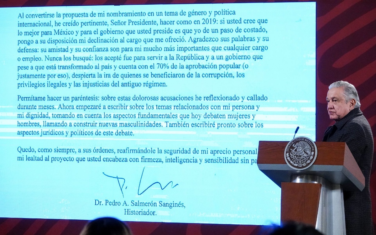 Tumban feministas nombramiento de Salmerón; lo quiero como asesor, dice AMLO