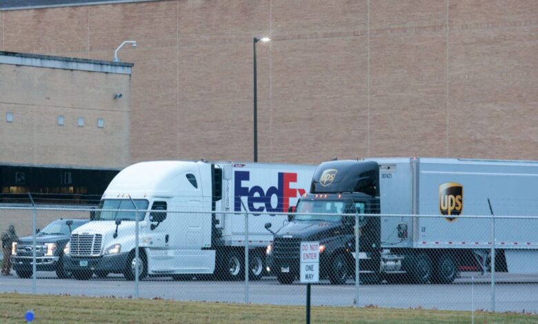 UPS, FedEx y DHL suspenden servicios en Rusia y Ucrania