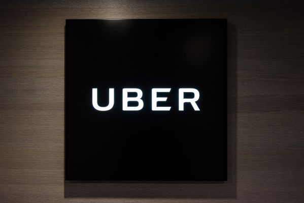 Uber ride-hailing llega a BBM, porque algunas personas en el mundo todavía usan BBM