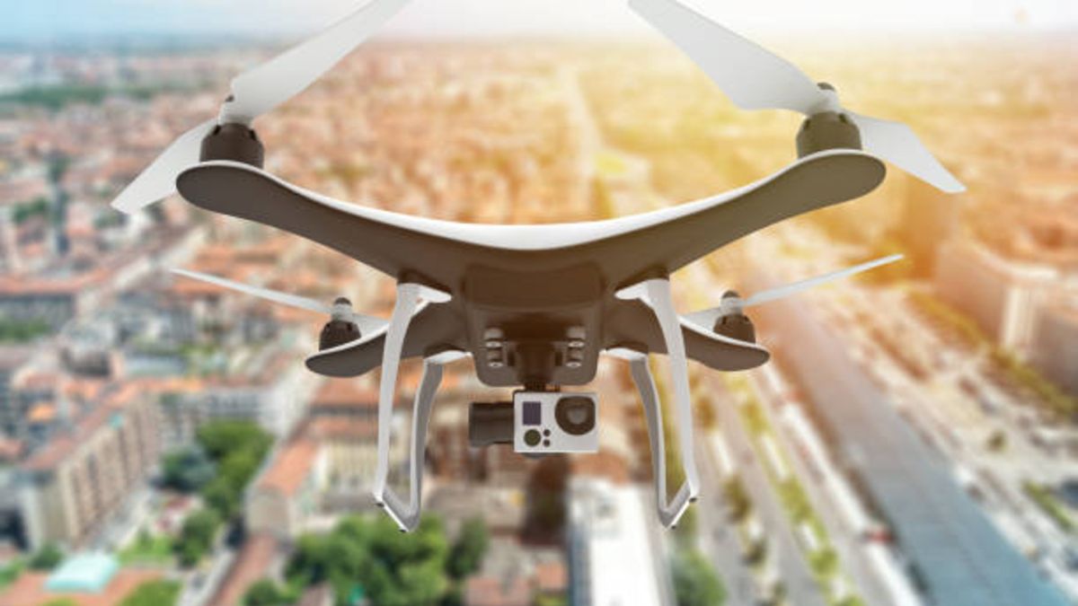 Un estudiante crea un dron para ayudar a rastrear el Covid-19