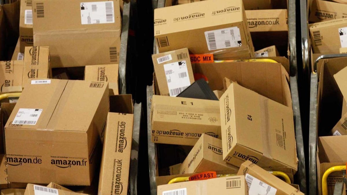 Una familia de Barcelona lleva un año recibiendo paquetes de Amazon