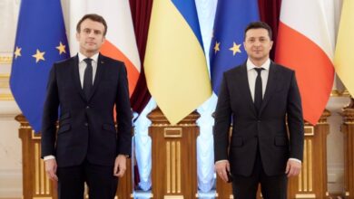 Zelenski y Macron discuten solución diplomática a la escalada de la violencia en Ucrania