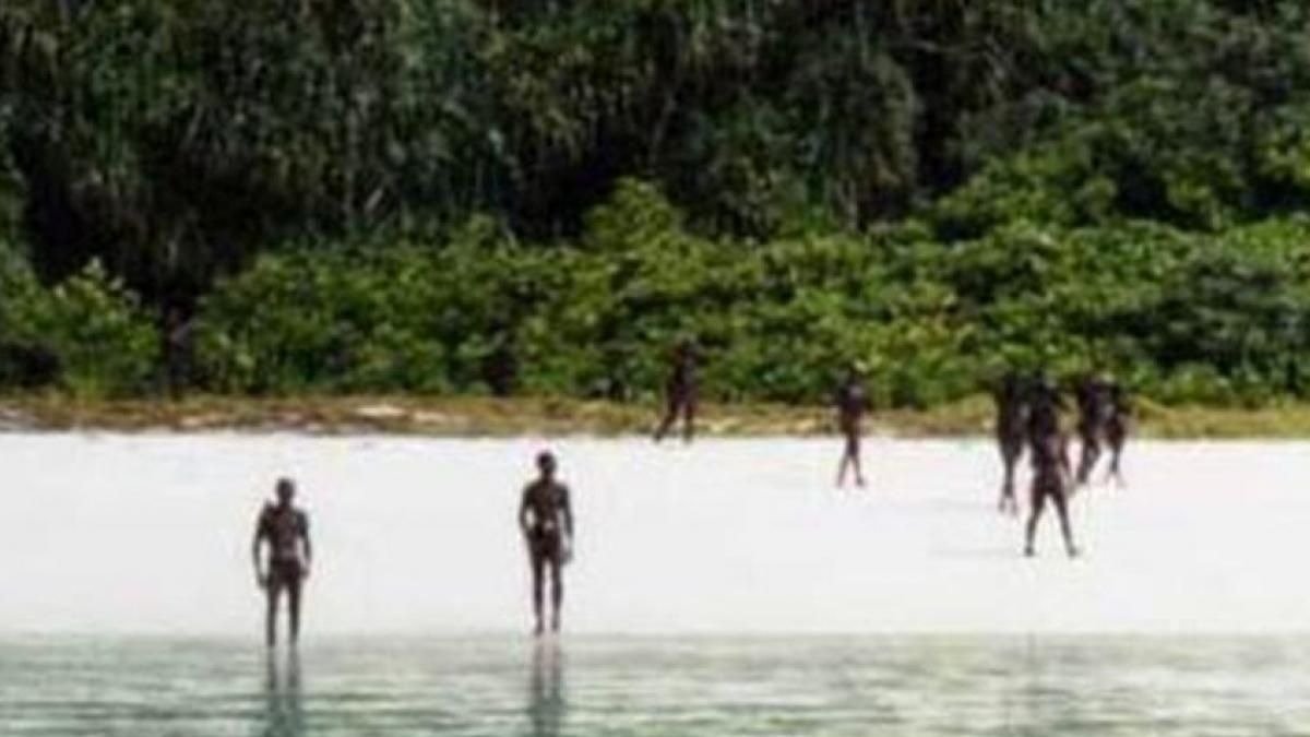 tribus indígenas y serpientes asesinas