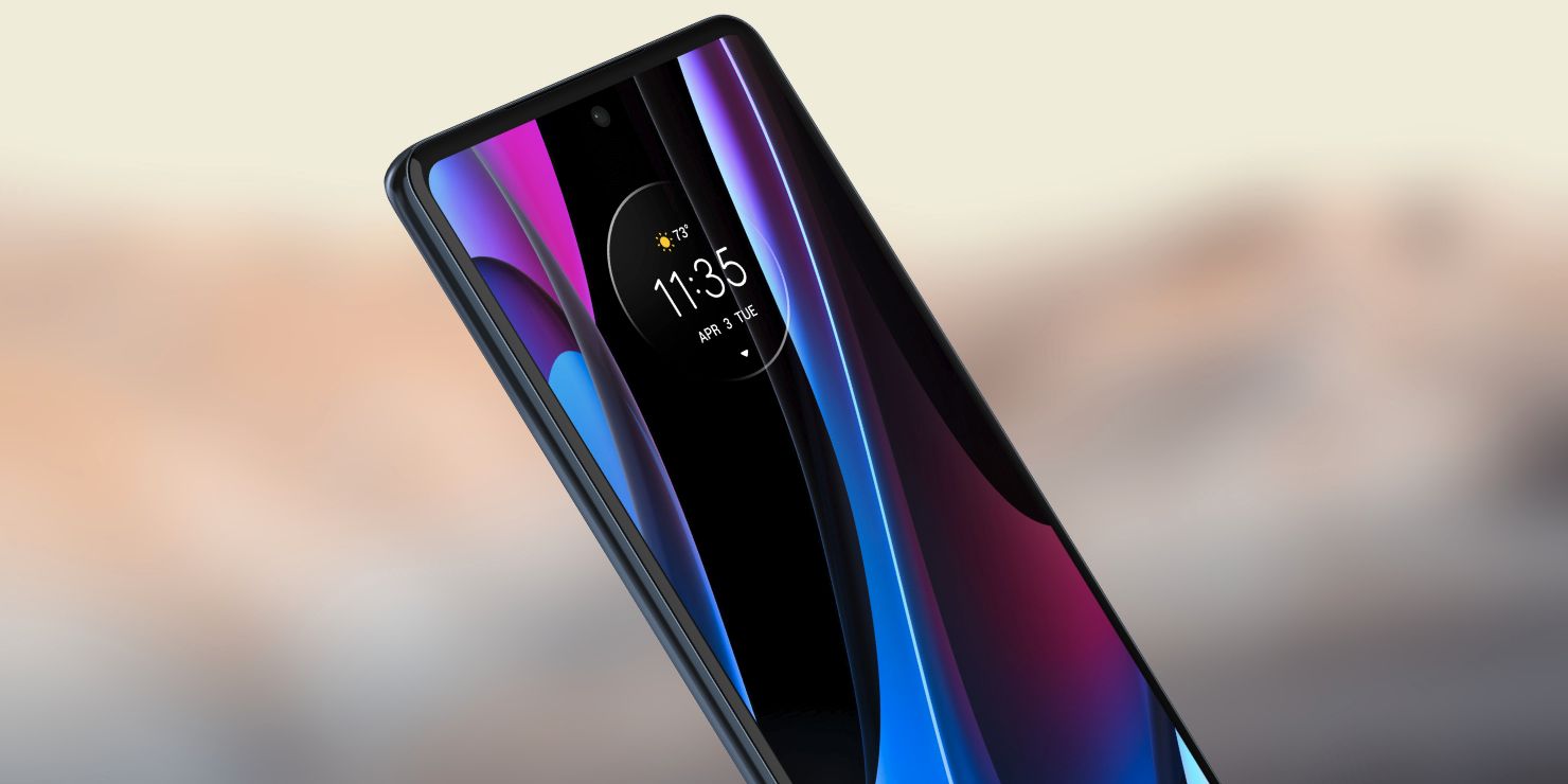 ¿El Motorola Edge+ (2022) tiene un conector para auriculares?