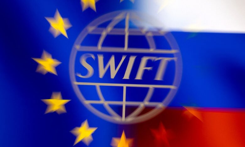 ¿Qué es SWIFT, el sistema del que bloquearon parcialmente a Rusia?