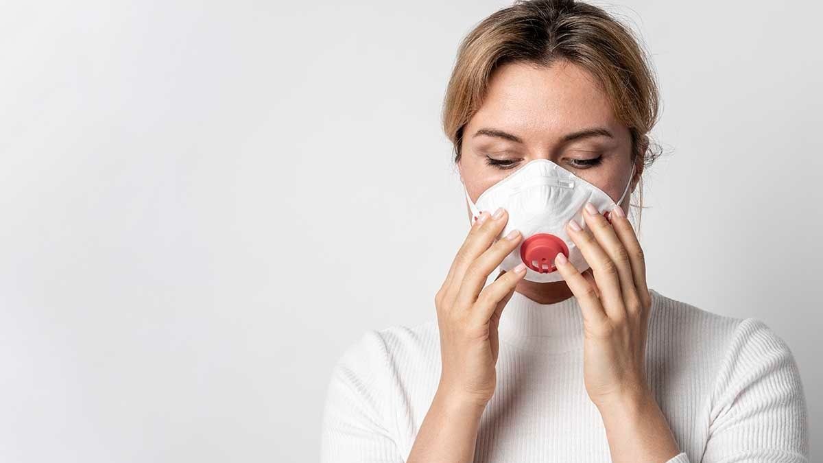 ¿qué son y por qué las están prohibiendo las mascarillas con válvula?