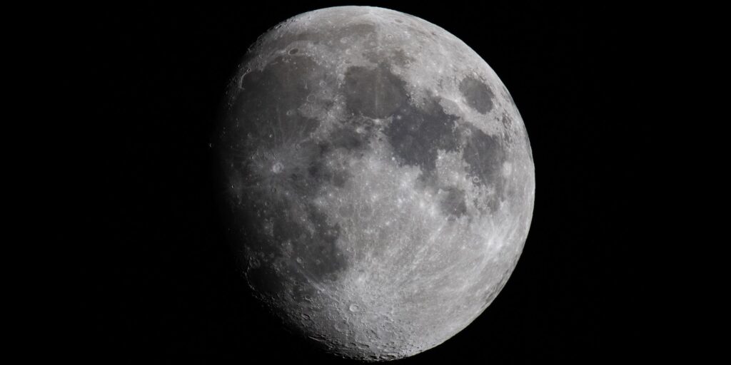 ¿Por qué no podremos ver cómo el cohete chino golpea la Luna?