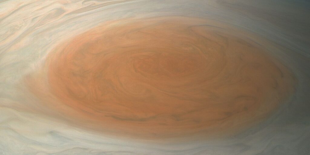 ¿Qué es la mancha roja en Júpiter?  La gran mancha roja del planeta, explicada