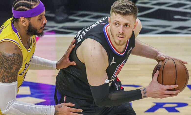Clippers desintegran a los Lakers 132-111
