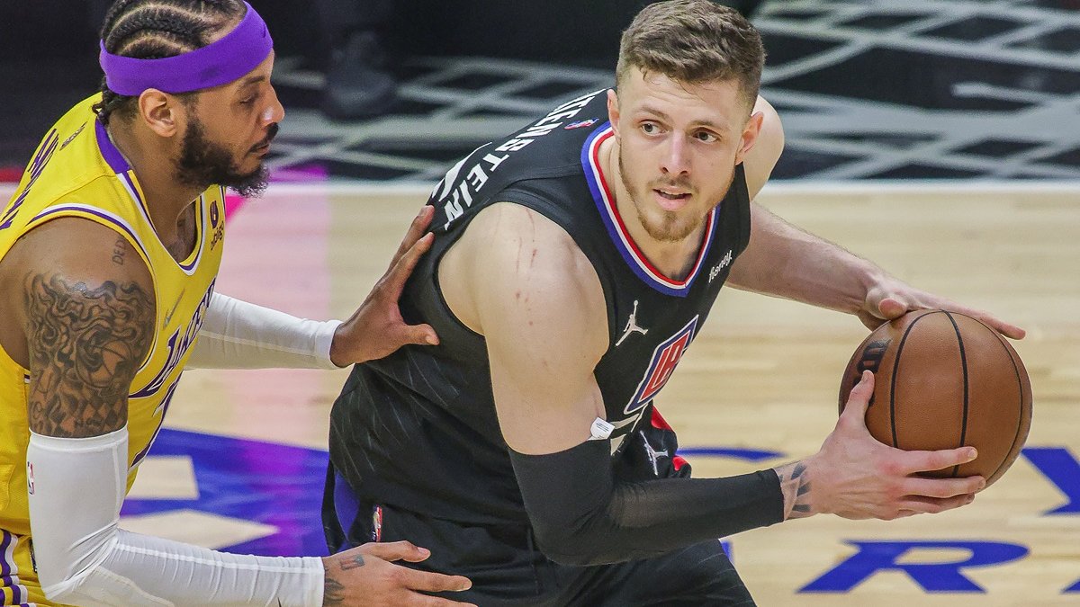 Clippers desintegran a los Lakers 132-111