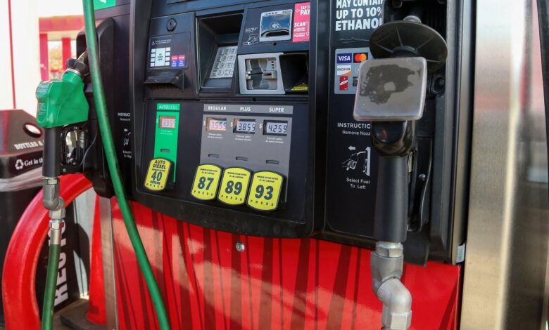 Cómo usar GasBuddy para encontrar gasolina barata