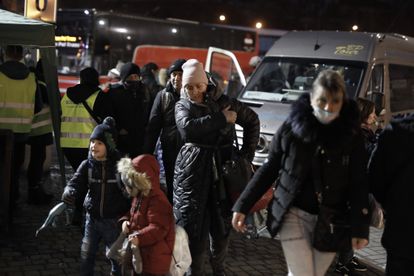 Refugiados ucranios llegaban el miércoles a la estación de autobuses de Lublin.