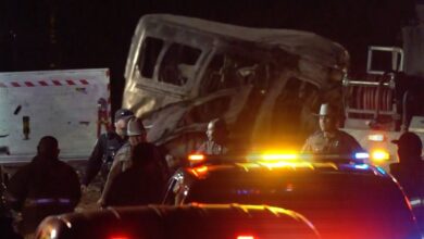Choque entre un minivan y una camioneta deja varios muertos en Texas