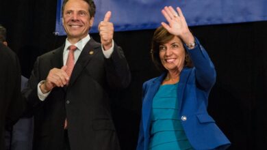 exgobernador de NY Cuomo considera postularse contra Hochul a pesar de la oposición de su partido