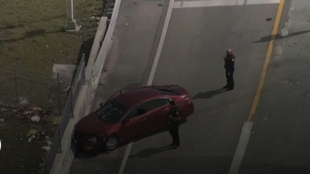 Tiroteo en autopista deja un muerto y un herido
