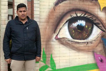 Nelson Toscano tiene 24 años y decidió hablar abiertamente y sin miedo de las dos violaciones que sufrió siendo menor de edad; la primera vez, dos paramilitares cuando tenía nueve años; y la segunda, guerrilleros del Ejército de Liberación Nacional (ELN) cuando tenía 17.