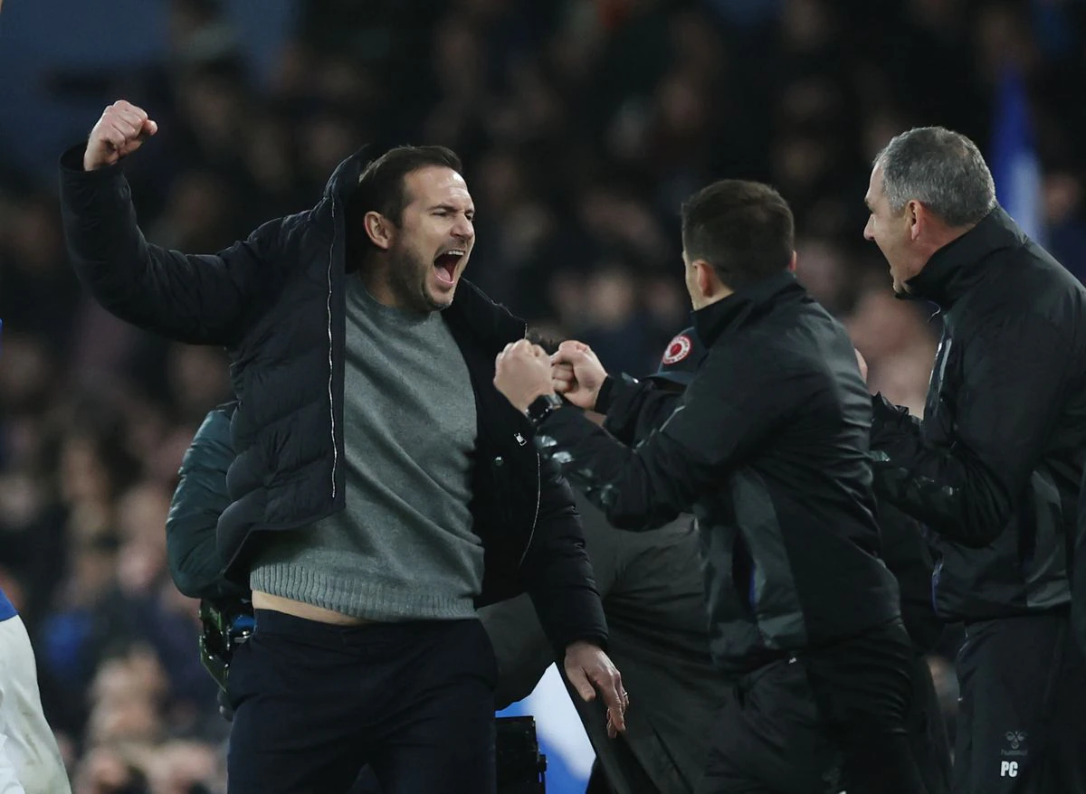 La mano rota de Frank Lampard