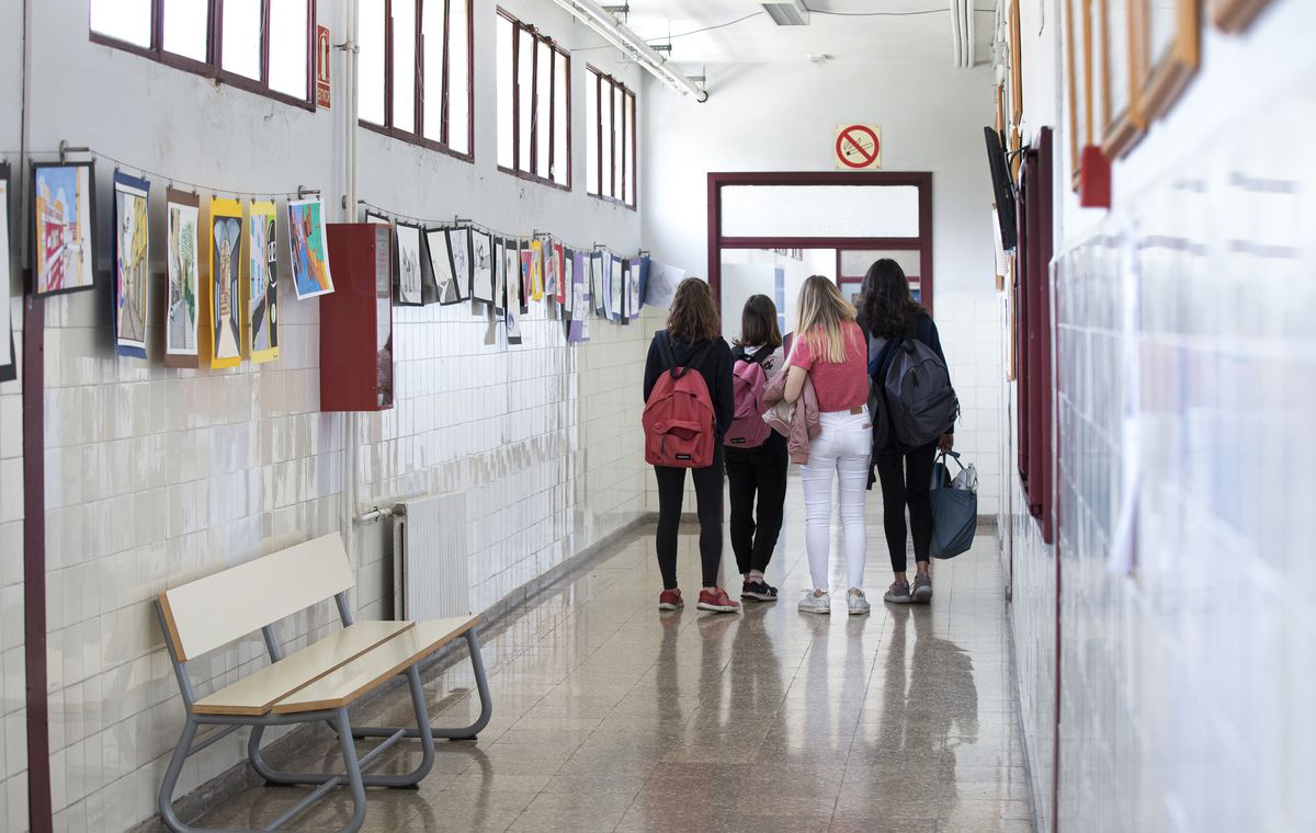 ¿Por qué el alumnado de la escuela pública ha perdido más aprendizaje en la pandemia? “Intentamos conectarnos más, pero tropezamos”