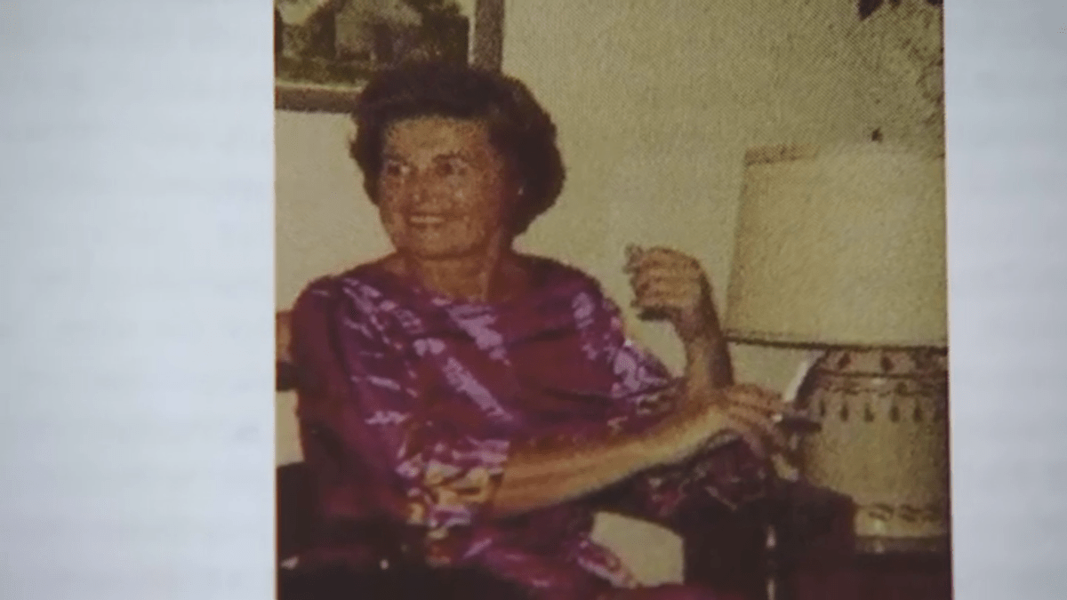 A corte hombre de 76 años arrestado en conexión con asesinato de mujer en 1971