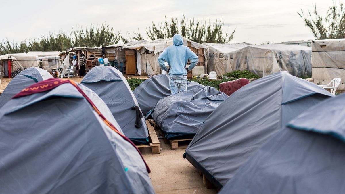 Cuando una chabola no es el peor sitio para dormir en Lepe