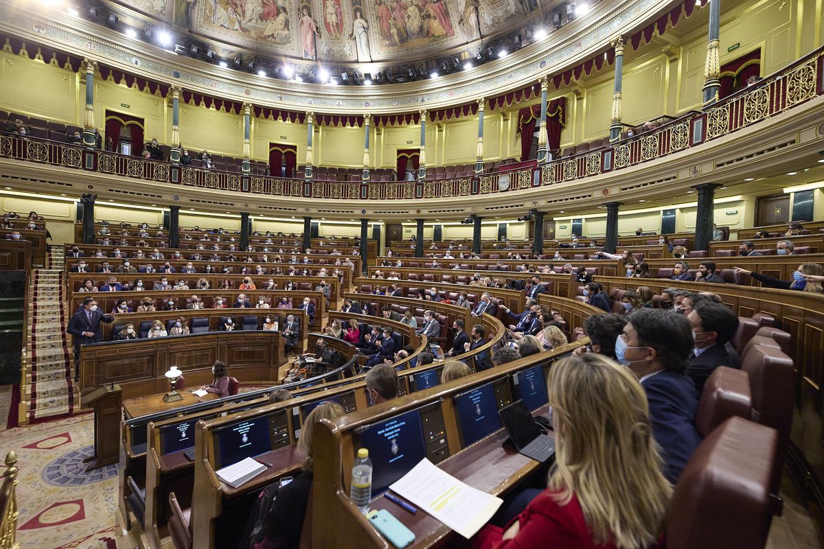 La regeneración institucional pasa por el Parlamento
