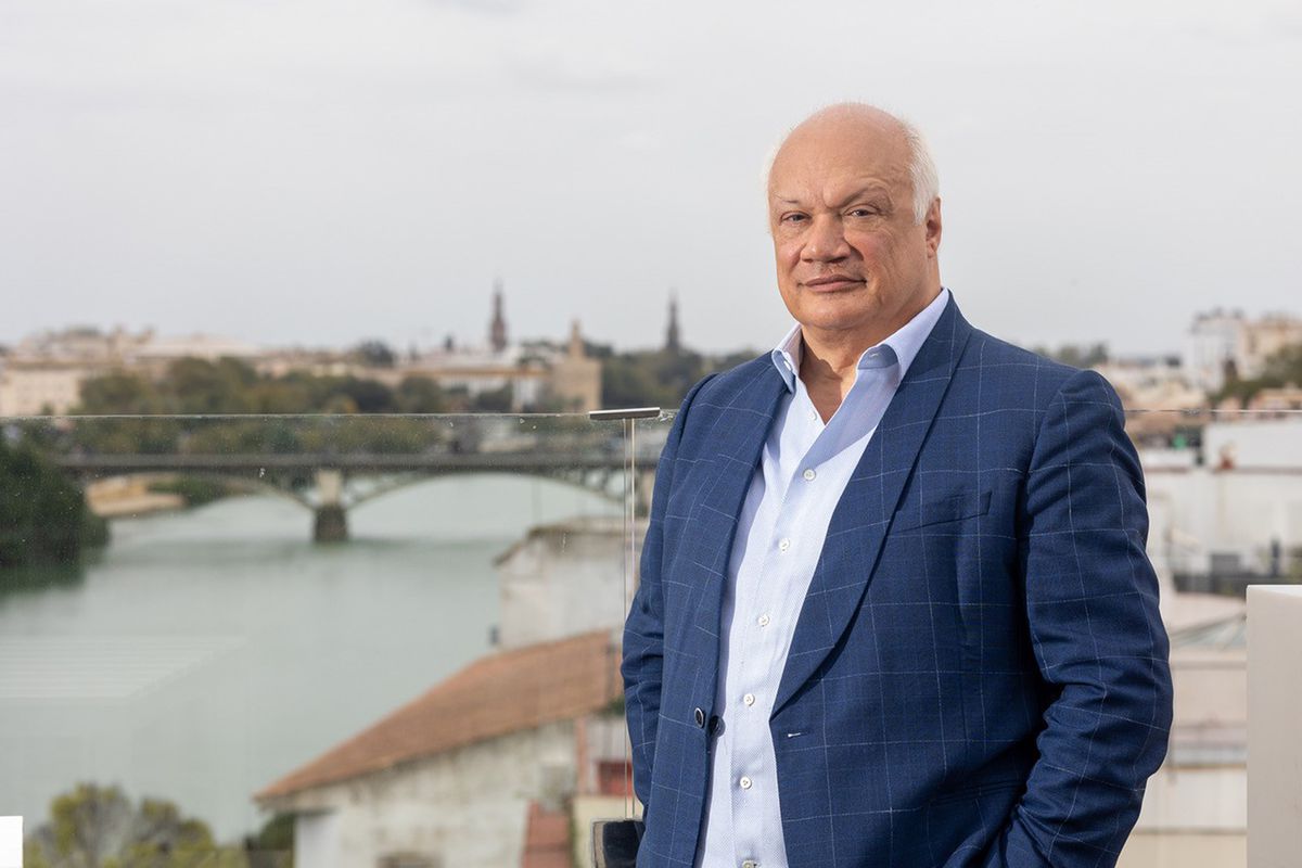 Éric-Emmanuel Schmitt se sumerge en la formidable aventura de novelar la historia de la humanidad