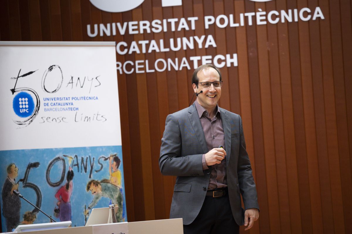 Antonio Torralba, investigador del MIT: “No creamos máquinas inteligentes para que sean independientes, sino para mejorarnos”