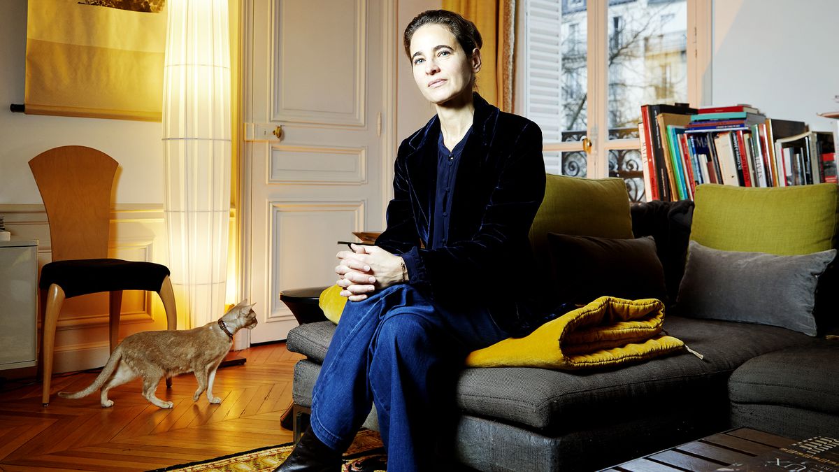 Laurence Debray: “España es una mezcla de inquisición y telenovela. Y la marcha de Juan Carlos es así”