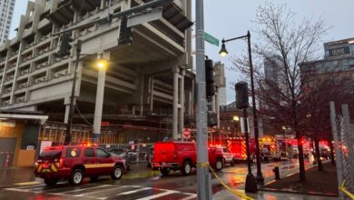 Parte de grúa se derrumba en sitio de construcción en Boston
