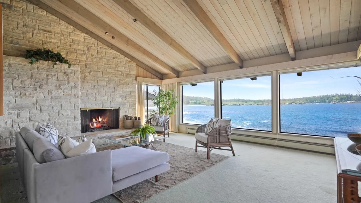 Ponen en venta casa de playa de Betty White en la costa central de California