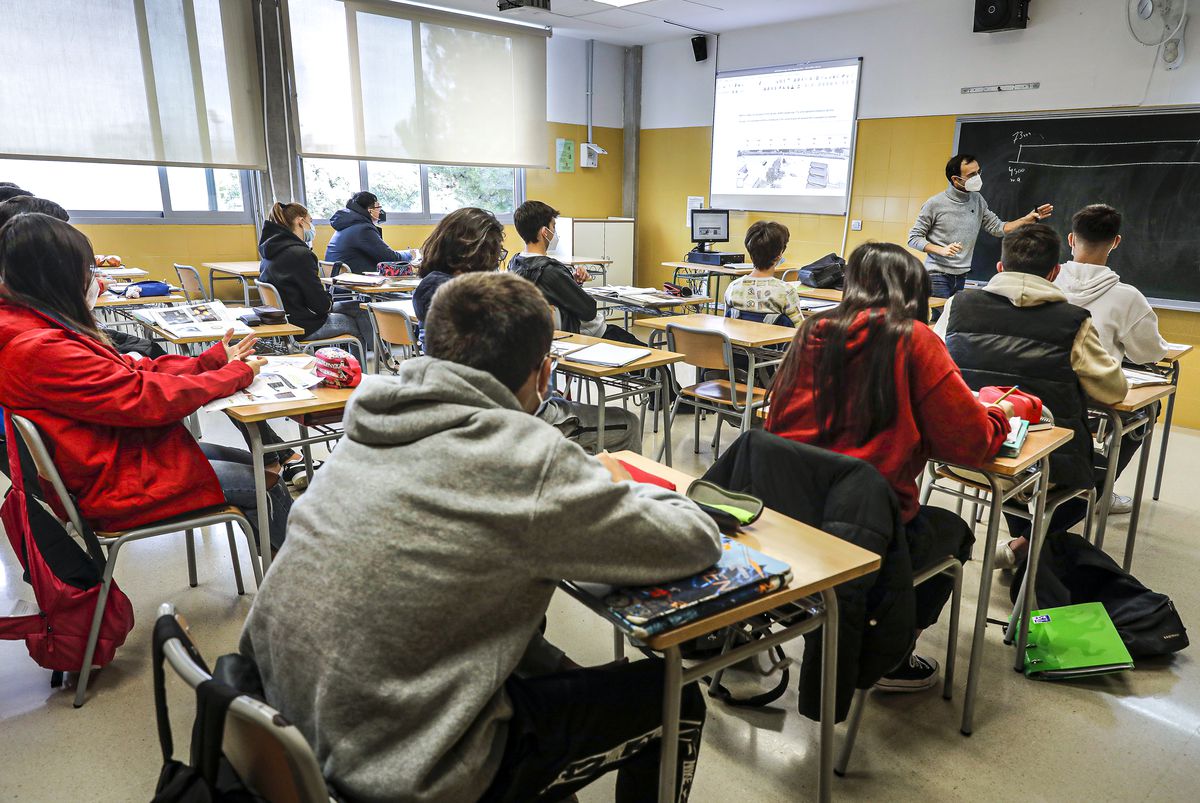 Cambio en la forma de poner las notas, estudios sobre el terrorismo y enseñanza más aplicada: el Gobierno aprueba el nuevo decreto de la ESO