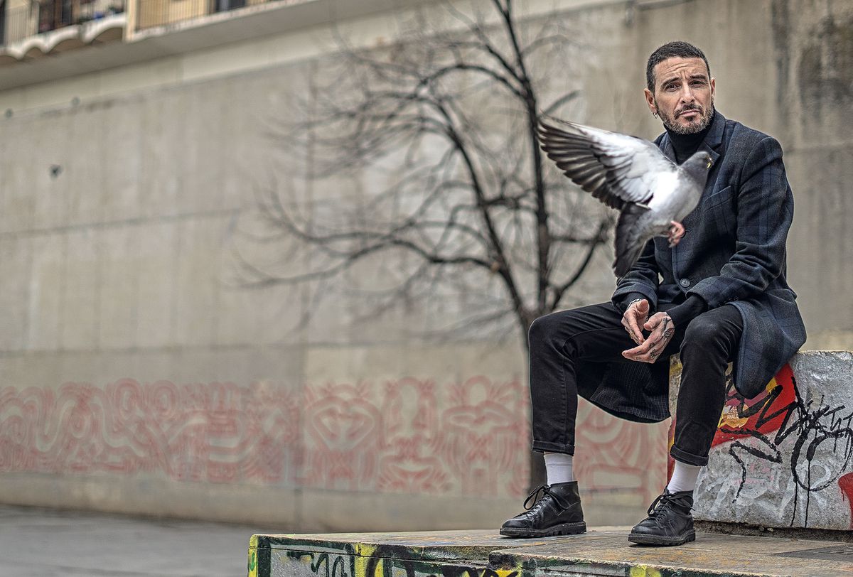 El escritor que vive a puñetazos con la cultura oficial