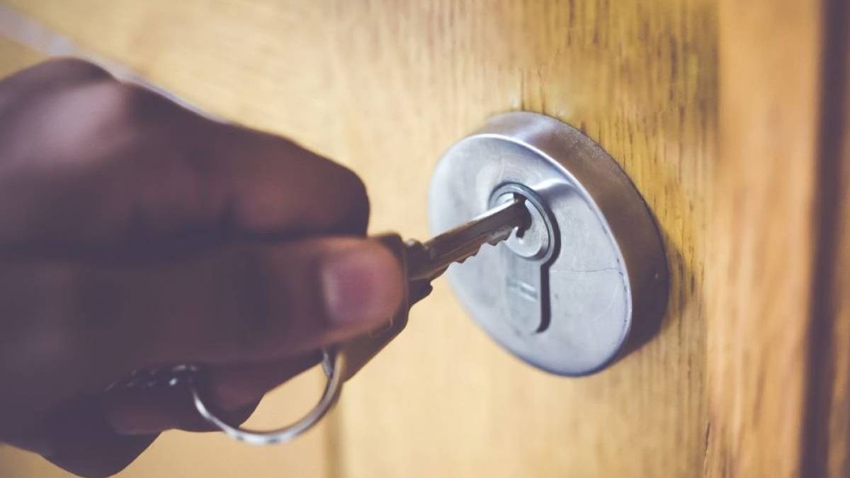 5 cosas que no puedes hacer para echar a los okupas de tu casa