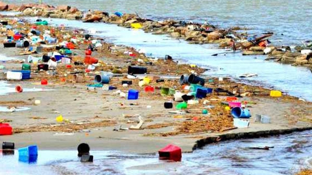 5 playas “Bandera Negra” que no deberías pisar este verano