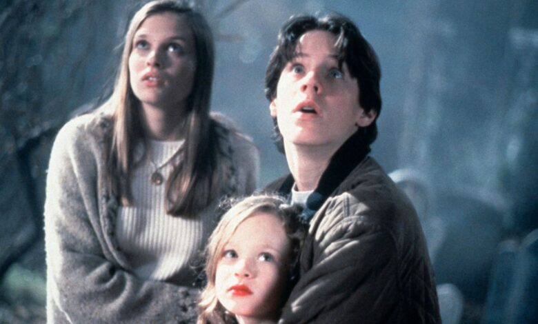 Allison y Max Stars de Hocus Pocus se reúnen en nuevas fotos de la convención de los 90