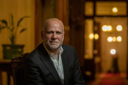 Álvaro Elizalde: “En un sentido amplio, Gabriel Boric es socialista”