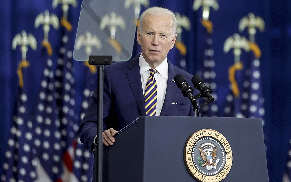 Biden anuncia el regreso de dos estadounidenses liberados por Venezuela tras pláticas con Maduro