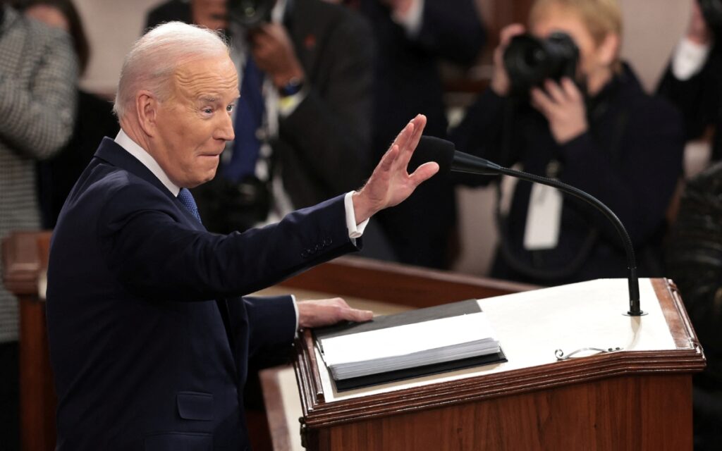 Biden cierra el espacio aéreo de Estados Unidos a todos los aviones rusos