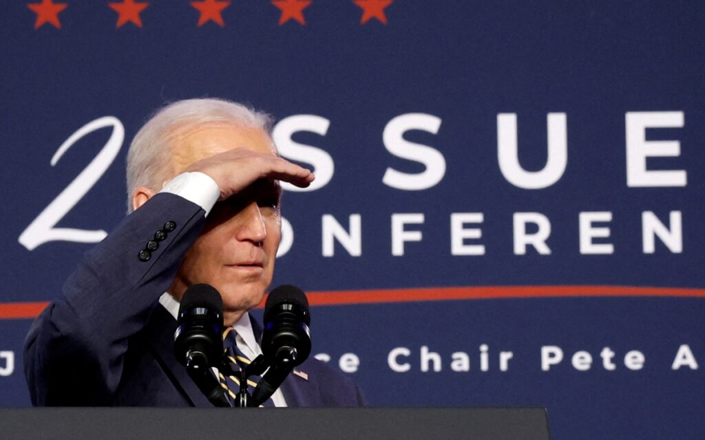 Biden prohíbe importar vodka, caviar y diamantes de Rusia