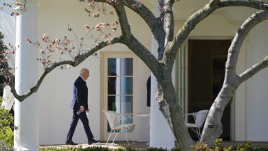 Biden y sus aliados europeos se muestran escépticos con la promesa de Rusia de reducir su actividad militar en Ucrania