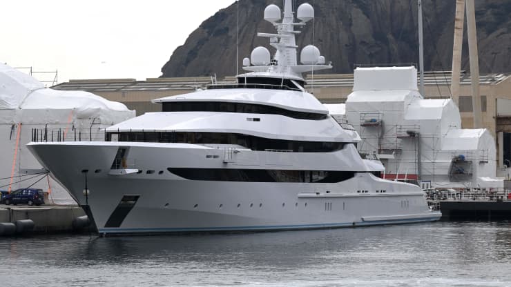 CNBC: vea los yates superlujosos confiscados a oligarcas rusos