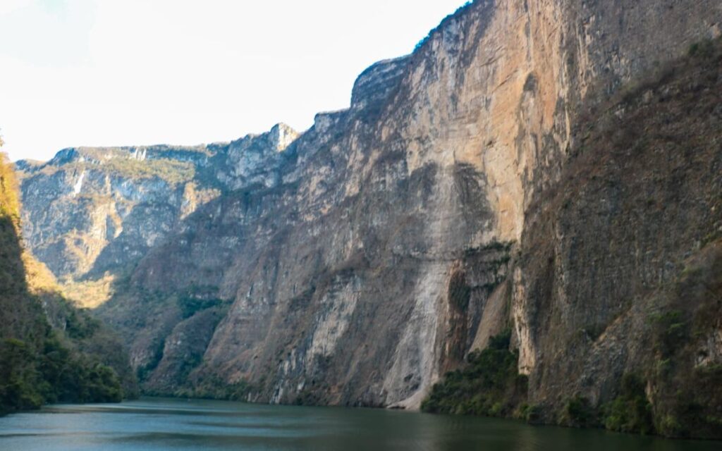 Cañón del Sumidero reabre parcialmente tras derrumbes