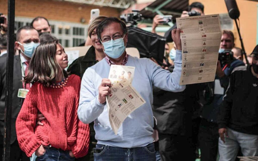 Colombia ya tiene candidatos presidenciales; gran ventaja del izquierdista Petro