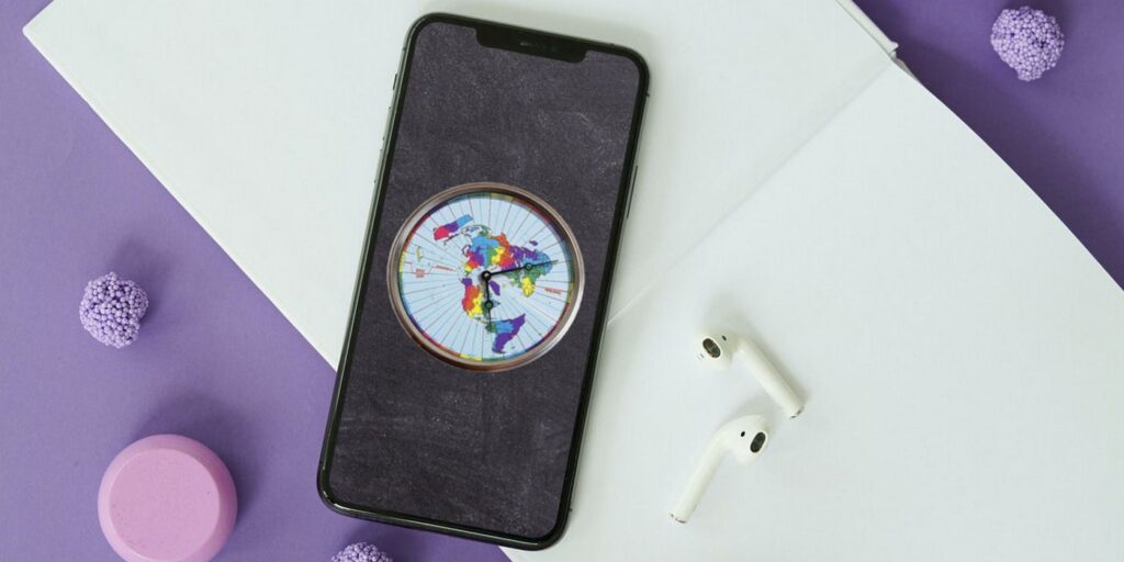 Cómo cambiar manualmente la zona horaria en el iPhone