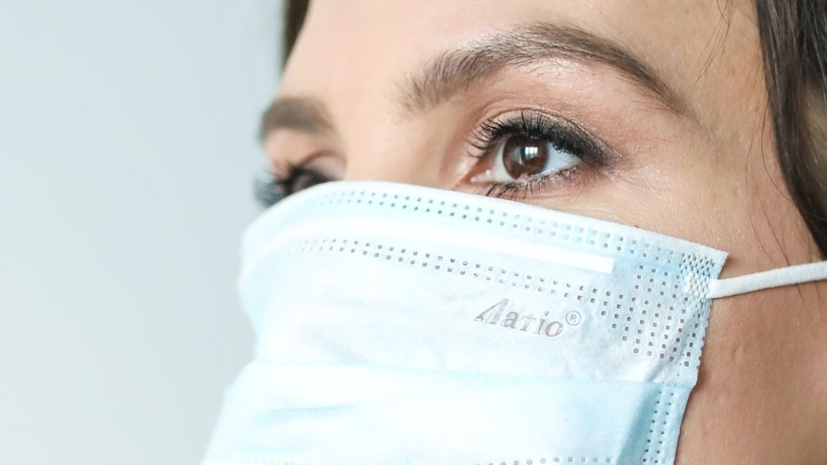 Cómo hay que reciclar las mascarillas y los guantes desechables