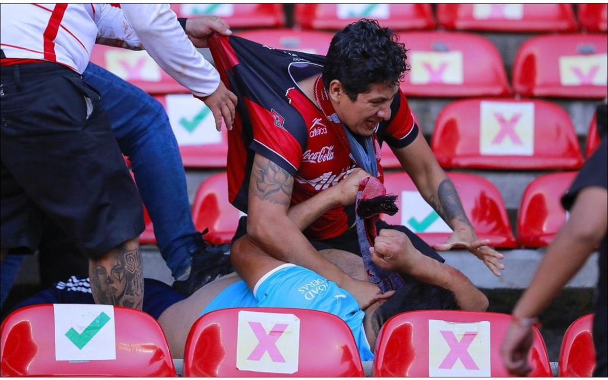 Condenan la violencia en el Estadio La Corregidora | Videos (Imágenes sensibles)