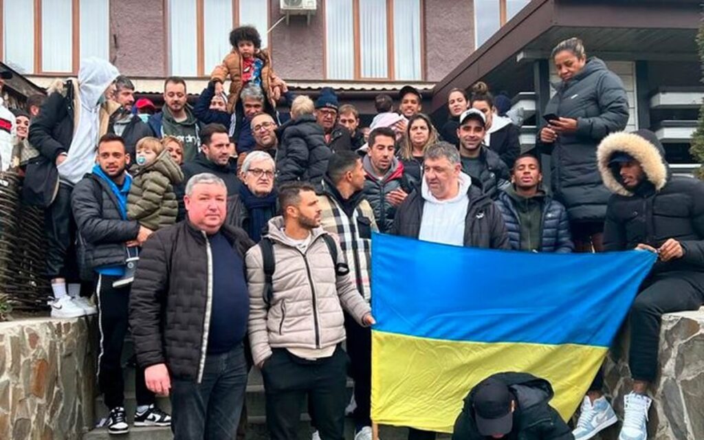 Confirma Shakhtar Donetsk que sus futbolistas brasileños ya salieron de Ucrania | Video