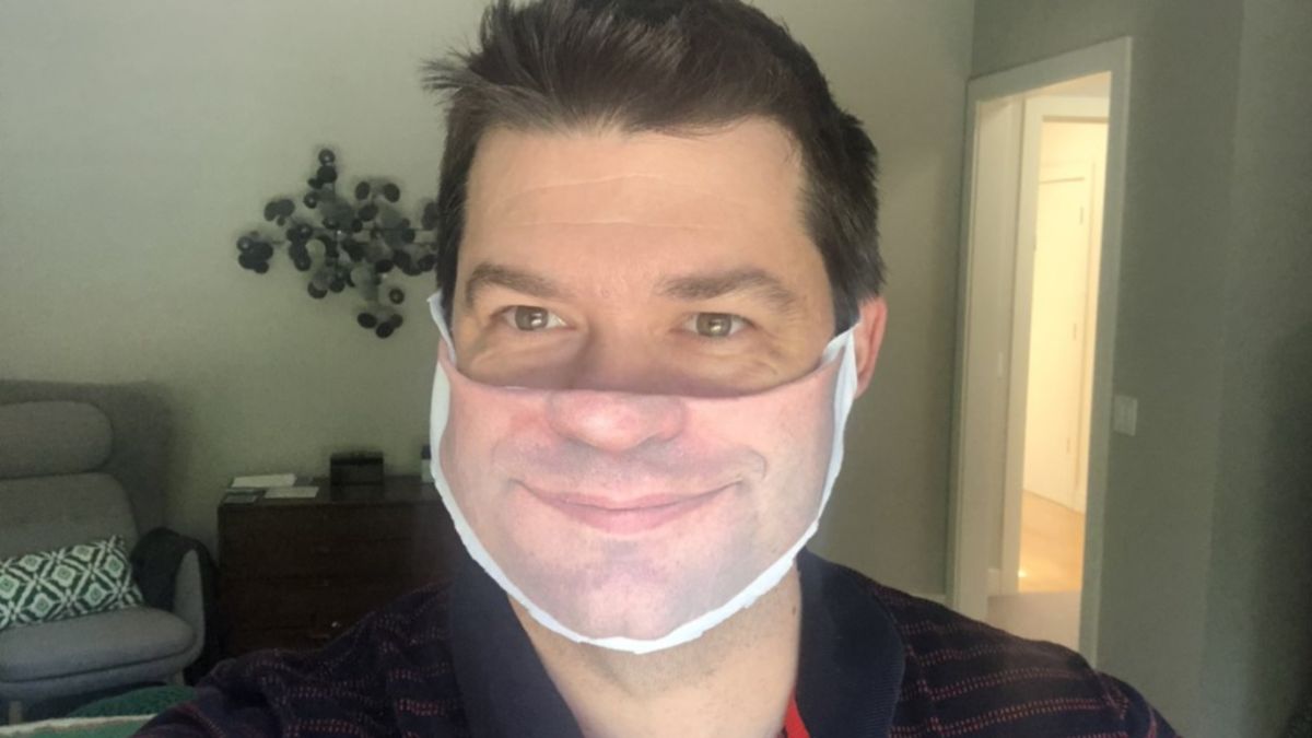 Conoce las “inquietantes” mascarillas con tu foto real impresa