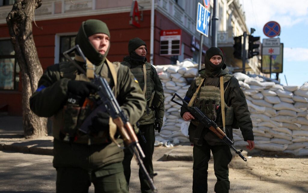 Crisis ucraniana podría reducir el crecimiento mundial en un 1% este año, según la OCDE