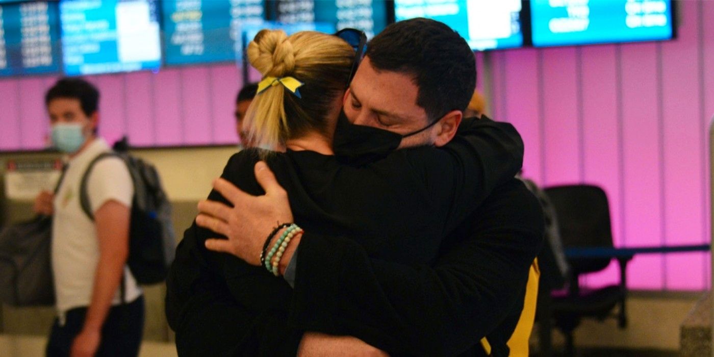 DWTS: Maks Chmerkovskiy se reúne con Peta después de regresar de Ucrania